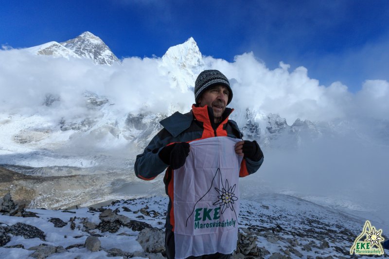 EKE-Mvh az Everest elött