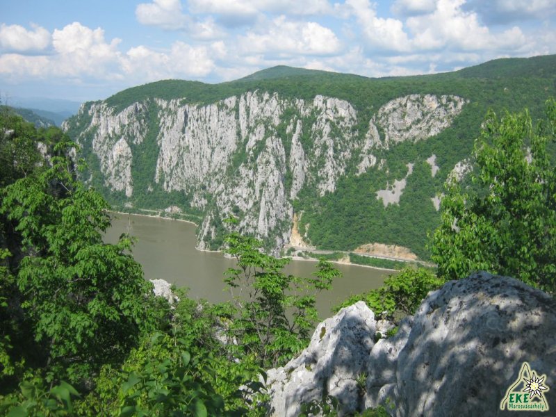 Kil&aacute;t&aacute;s a Dun&aacute;ra