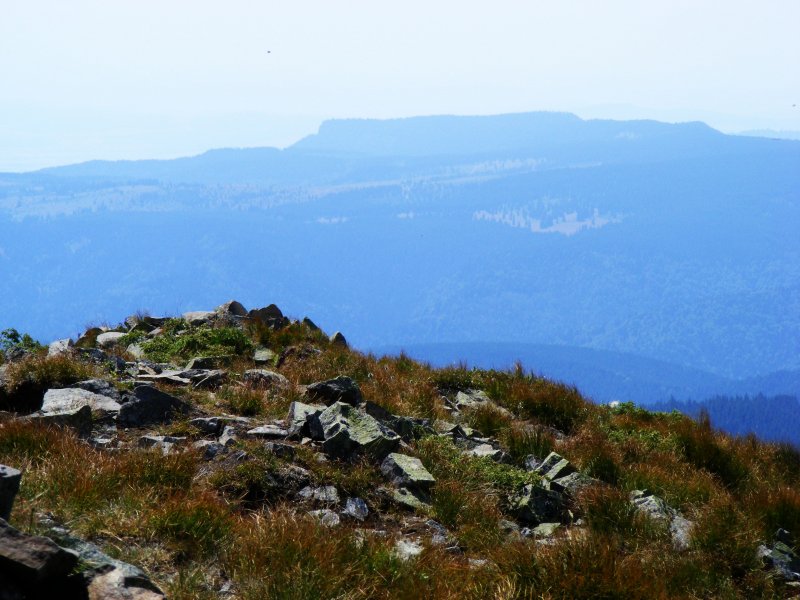 Istenszéke a Kis-Besztercéről
