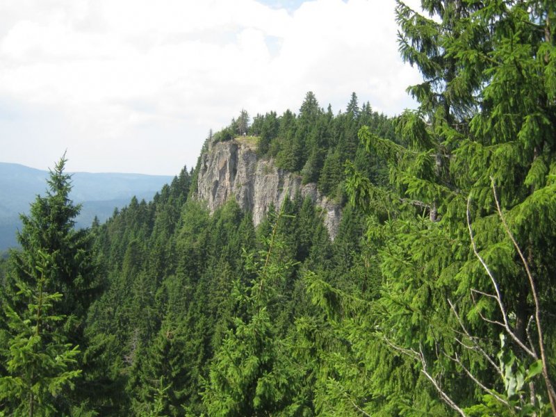 Istenszéke, nyugati sziklája