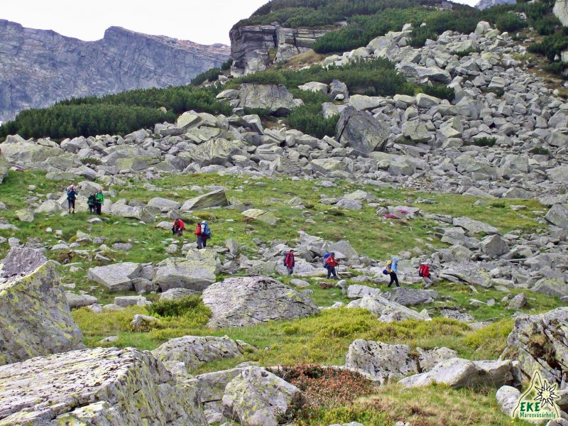 Az Esztena katlan-tó felett