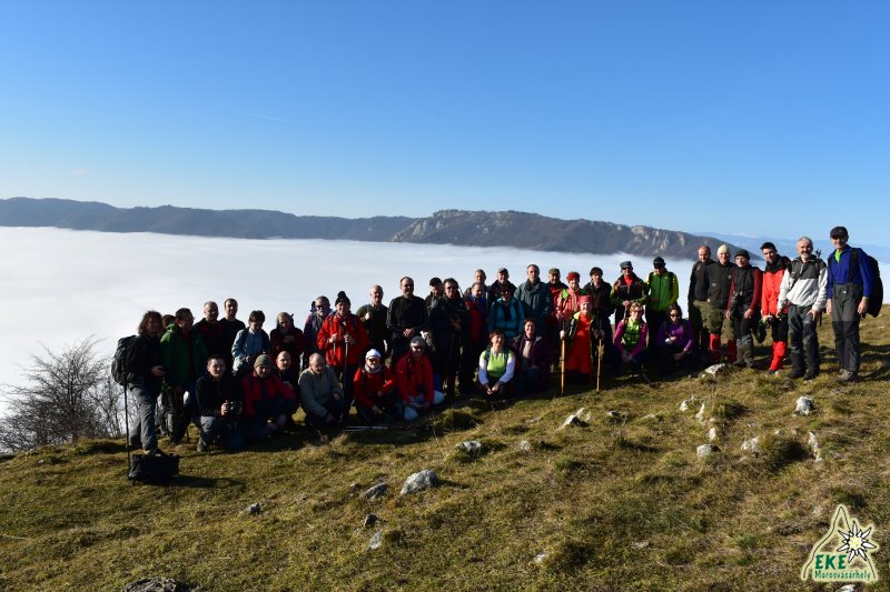 csoportkép az Ordaskővel